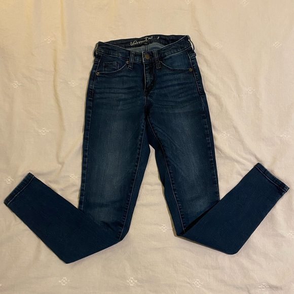 Universal Thread Dark Wash Skinny Jeans 24 - Picture 1 of 4